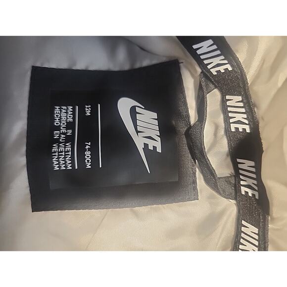 Nike Puffer Jacket - Youth Toddler 12 Month Black And Grey NWT - Picture 8 of 8